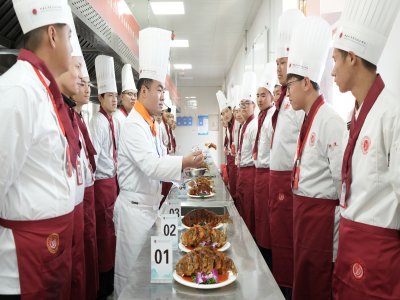 专业烹饪技校 VS 当学徒怎